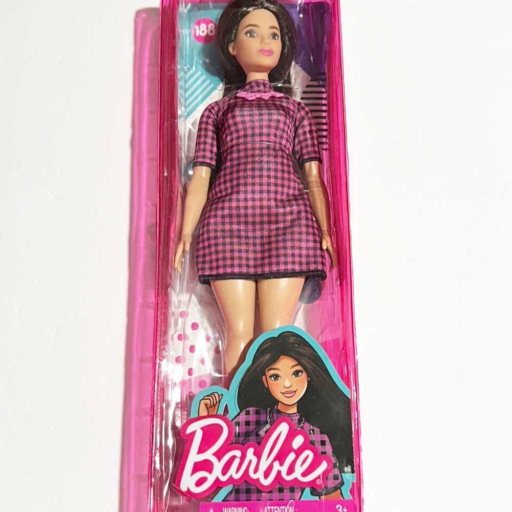 Barbie curvy